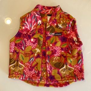 Patagonia 2T fleece vest, Foxes, pink and brown